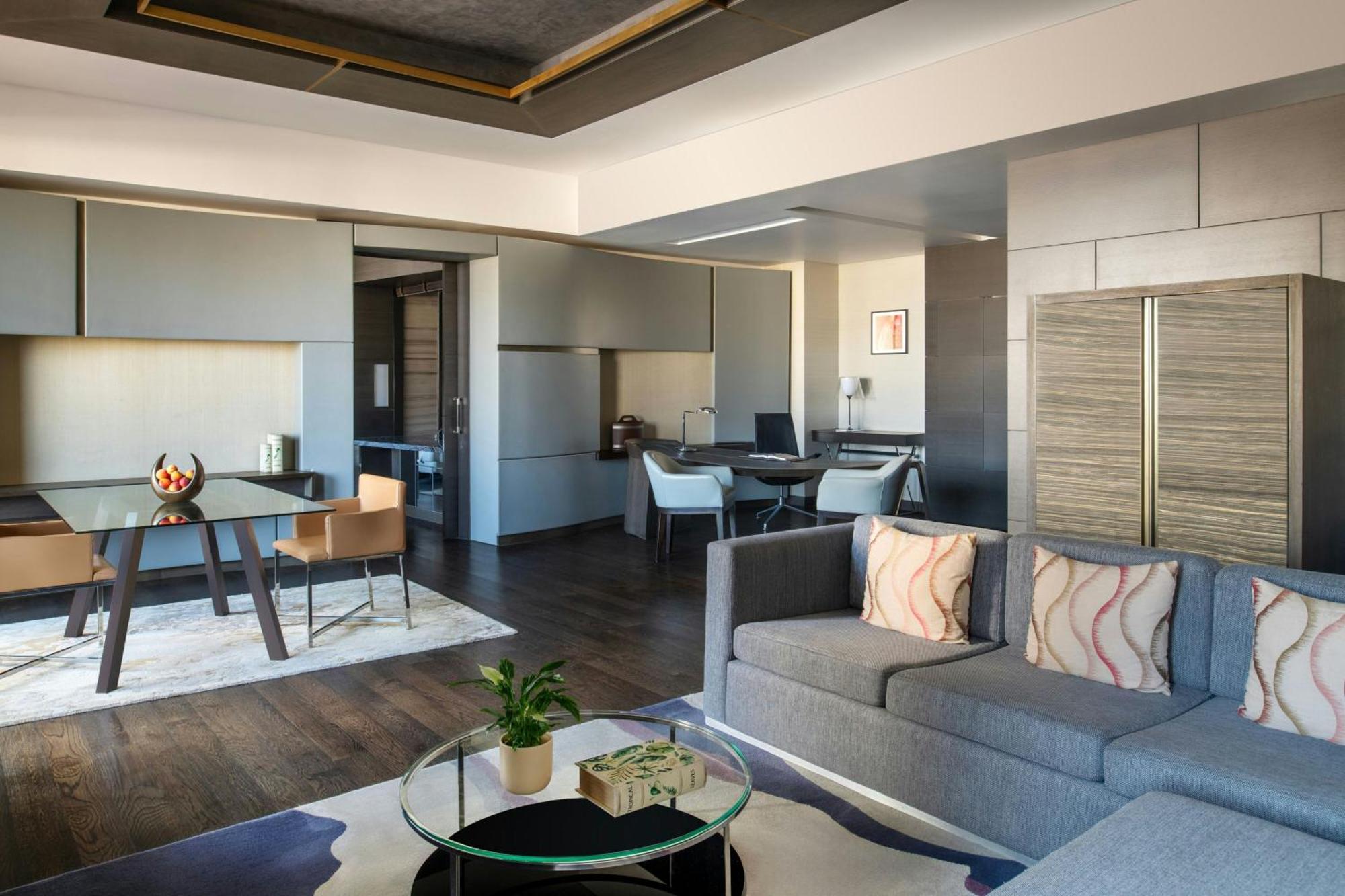 The Westin Doha Hotel & Spa Exterior foto